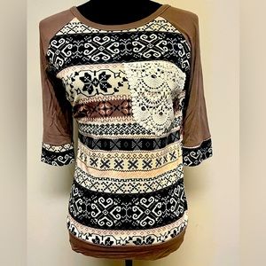 Pattered Three Quarter Sleeve Shirt with Lace Pocket